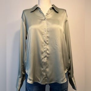Abercrombie & Fitch Green Satin Button Up. Size: M
